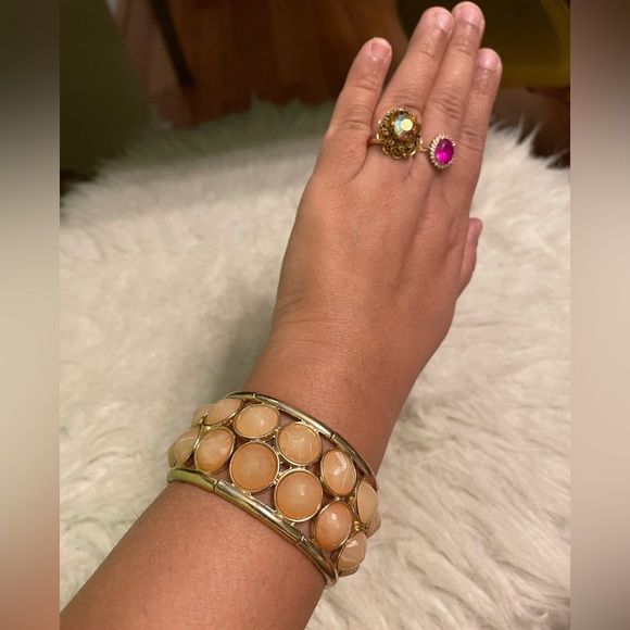 Elegant Gold and Peach Bracelet - Picture 4 of 6